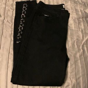 Like New Blue Revival skinny pierced circular rings jeans